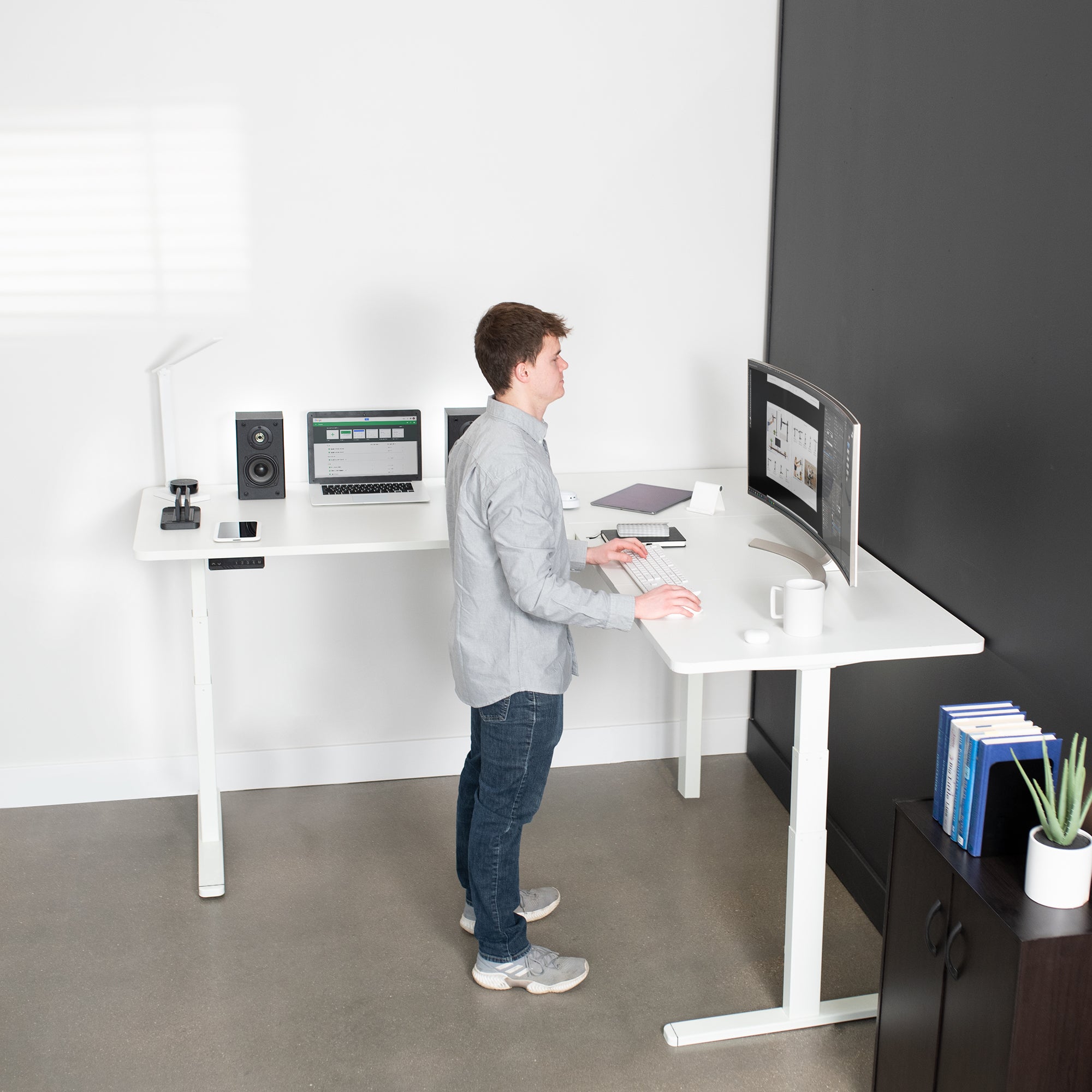 Sit or stand, 3-stage column, heavy-duty, L-shaped corner desk from VIVO.