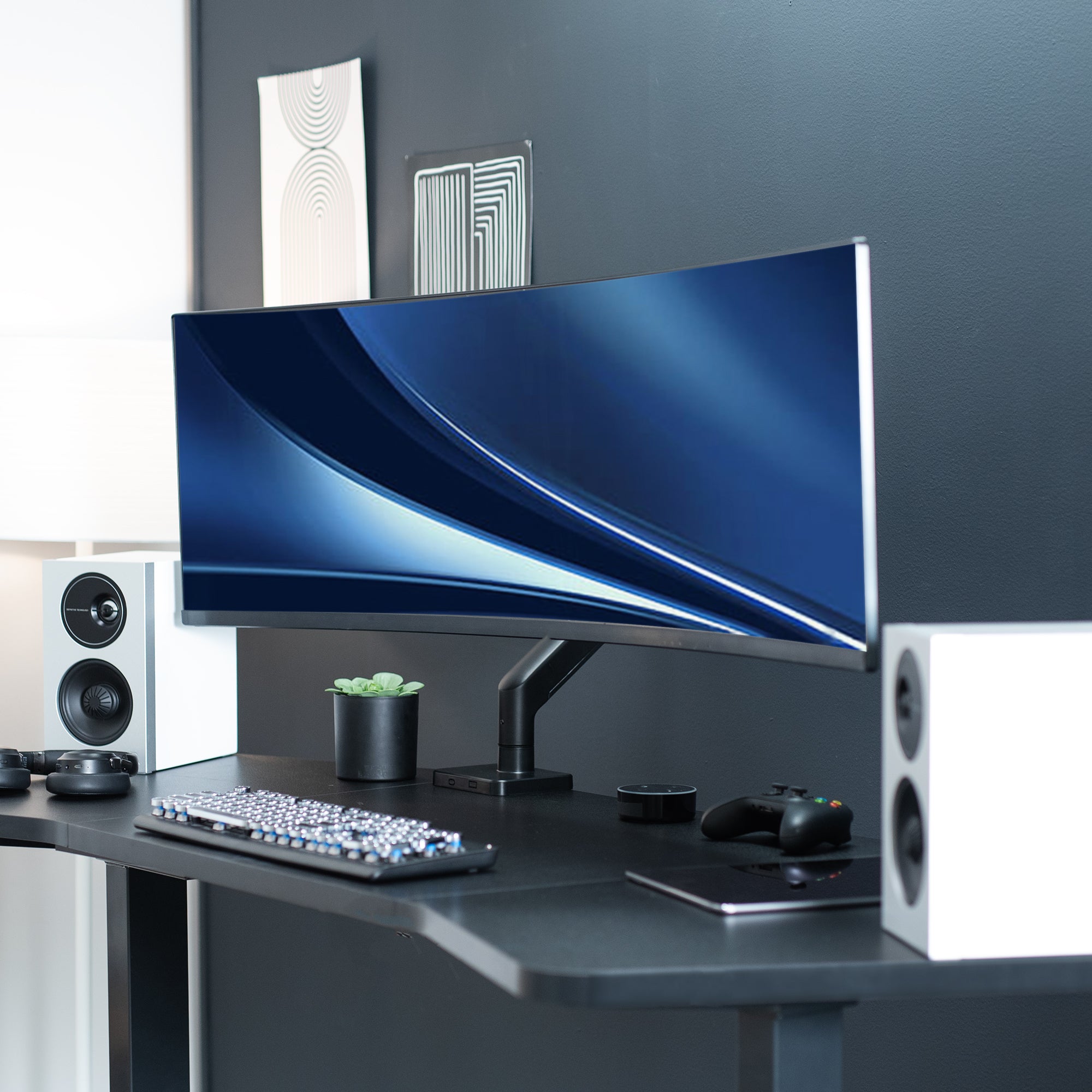 The ultimate ultra-wide mount for gamers and content creators alike, this premium stand perfectly counterbalances the weight of your 17” to 49” monitor (up to 44 lbs) for optimal ergonomic positioning.