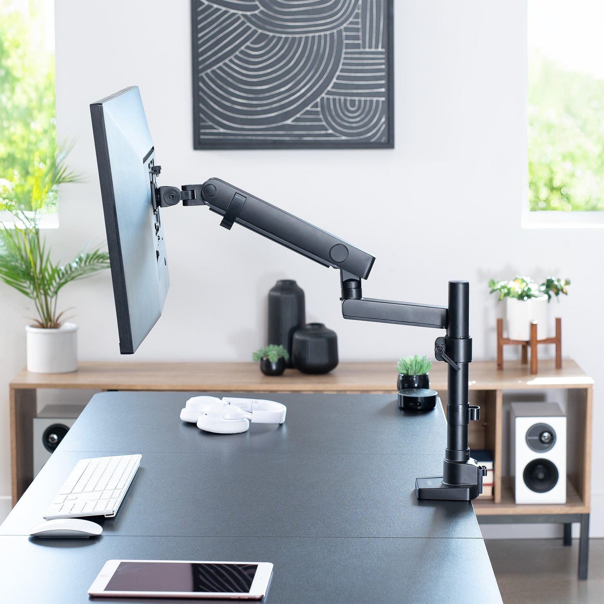 Pneumatic Arm Single Monitor Desk Mount with USB